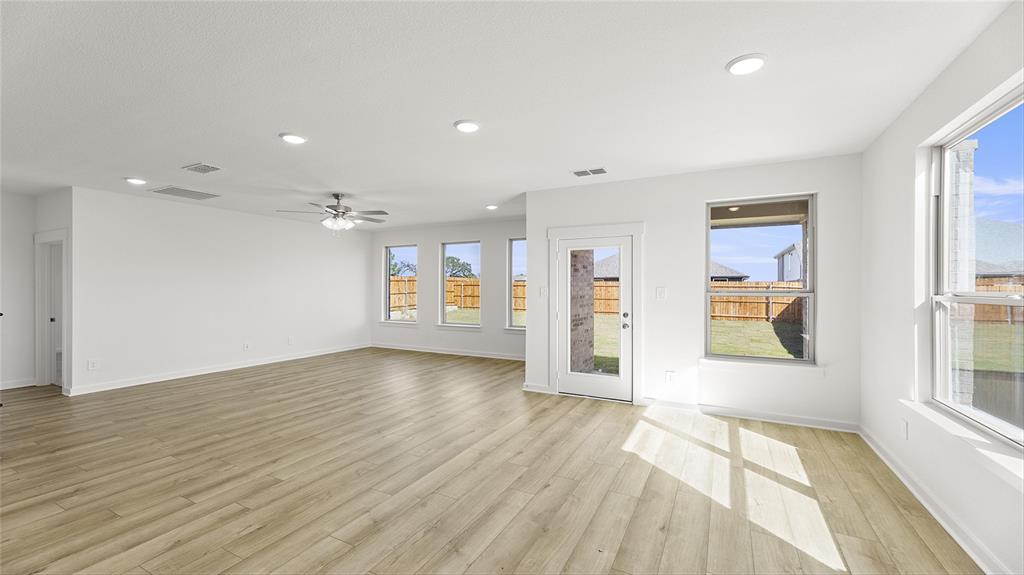 2004 Sesaro Drive Property Photo 13