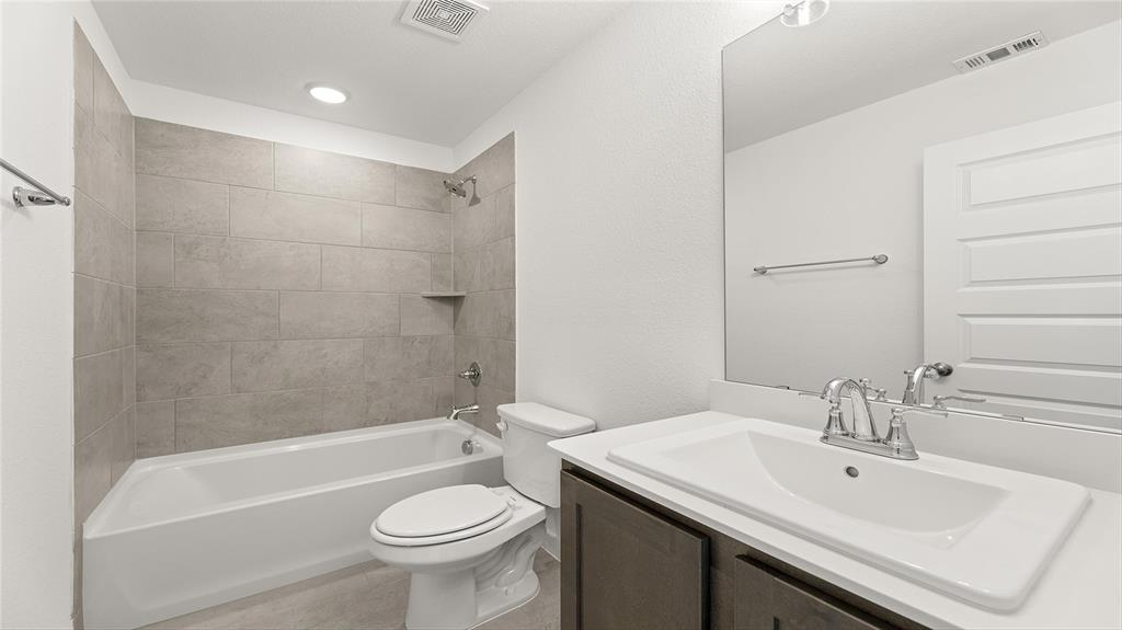 2004 Sesaro Drive Property Photo 27