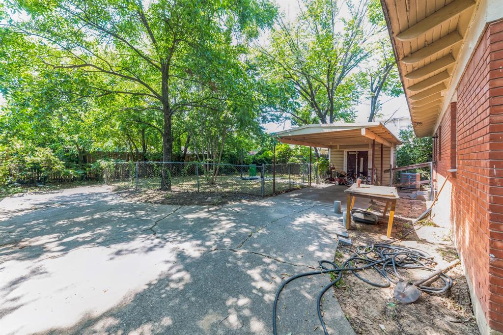 806 N Center Street Property Photo 4