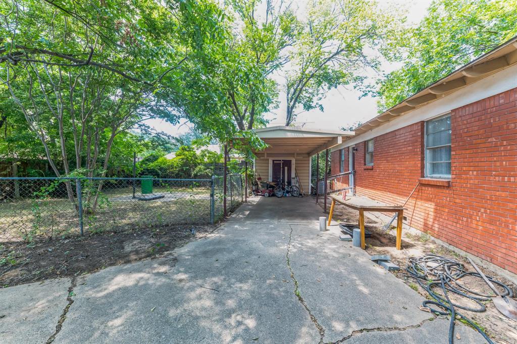 806 N Center Street Property Photo 5
