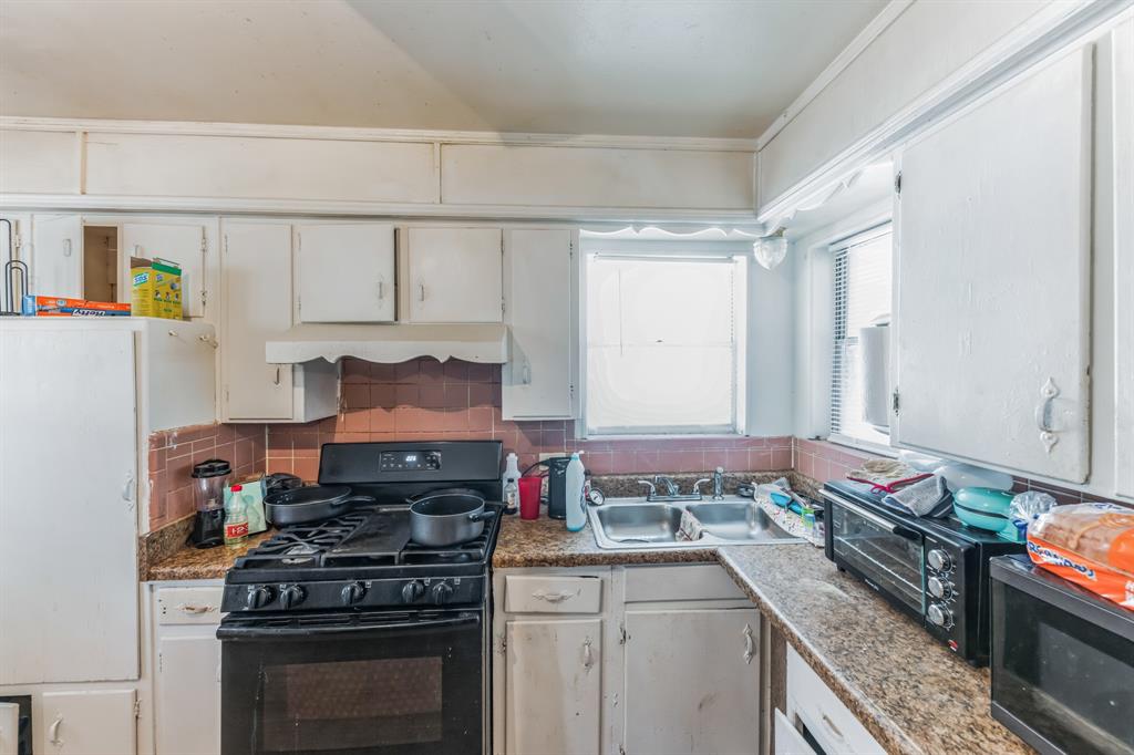 806 N Center Street Property Photo 13