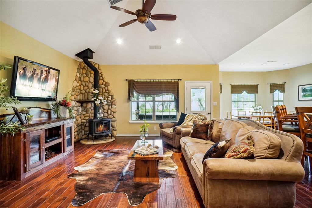 18748 Fm 455 Property Photo 5
