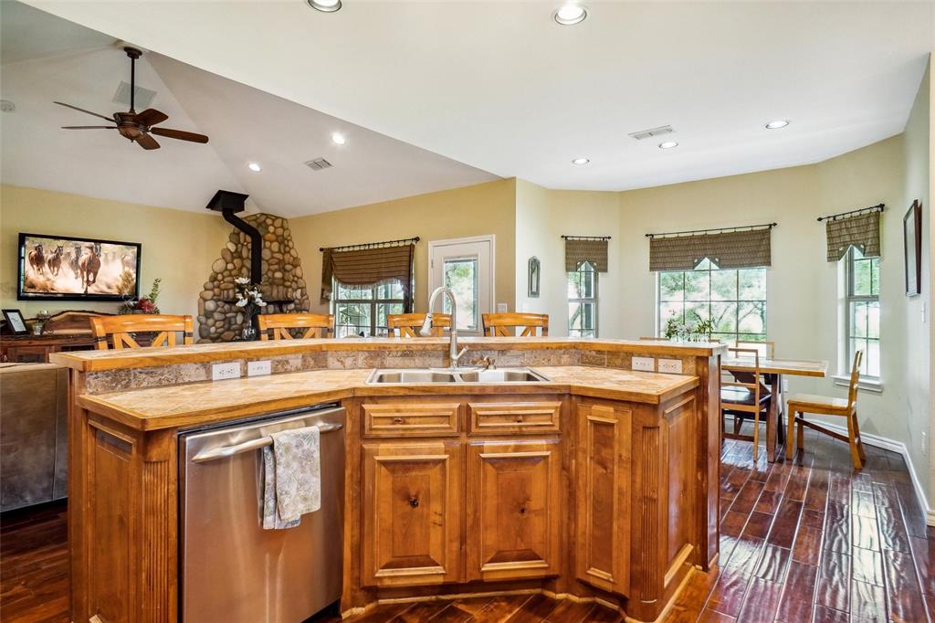18748 Fm 455 Property Photo 8