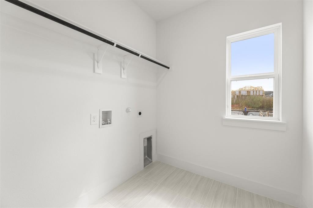 3104 Summer Rain Lane Property Photo 14