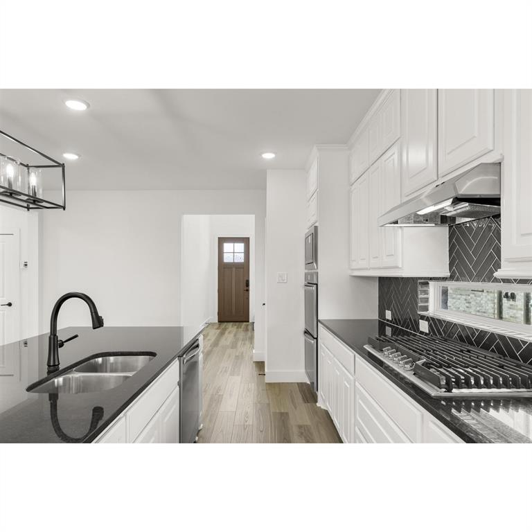 3104 Summer Rain Lane Property Photo 16