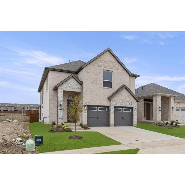 704 Valley Pines Drive Property Photo 4