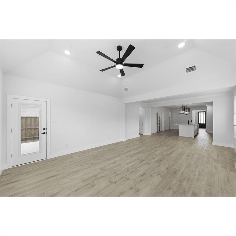 704 Valley Pines Drive Property Photo 12