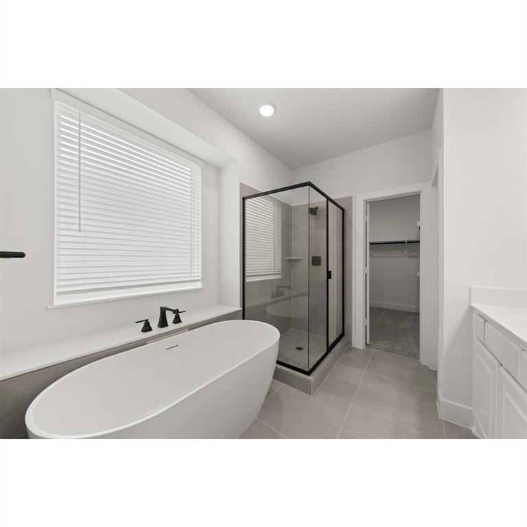 704 Valley Pines Drive Property Photo 20