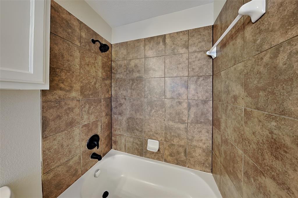 501 Eagle Glen Lane Property Photo 17
