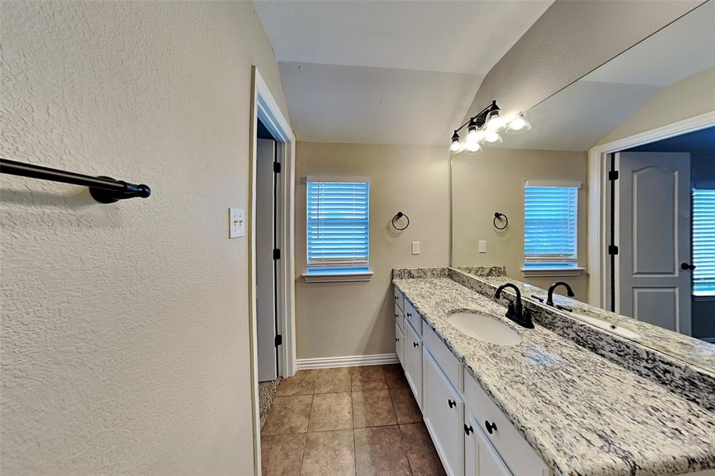 501 Eagle Glen Lane Property Photo 18