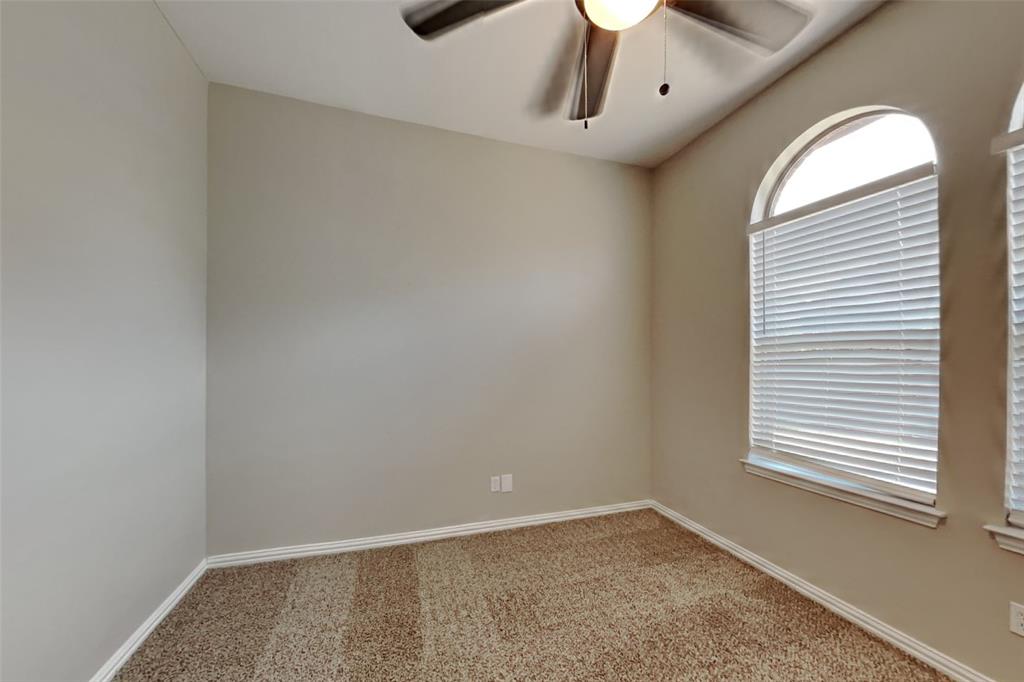 501 Eagle Glen Lane Property Photo 22