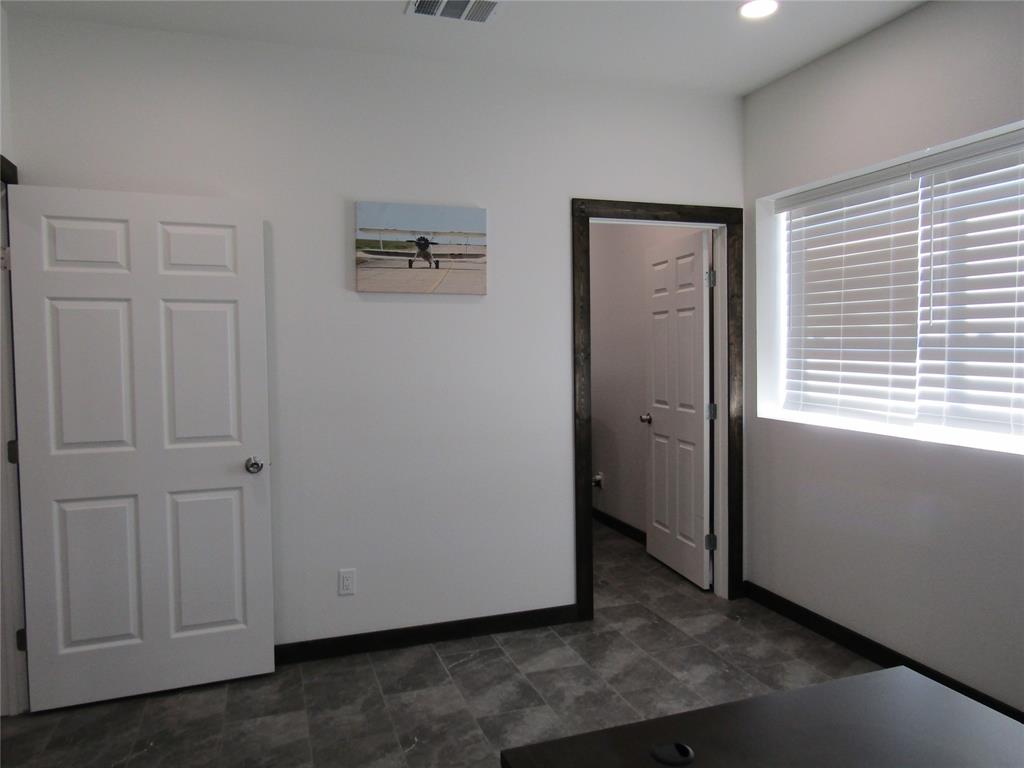 1324 N Main Street Property Photo 3