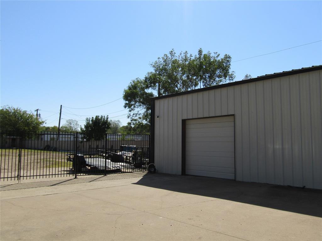 1324 N Main Street Property Photo 13