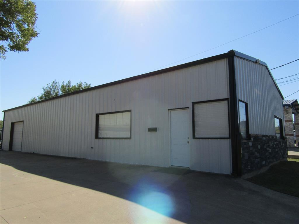 1324 N Main Street Property Photo 14