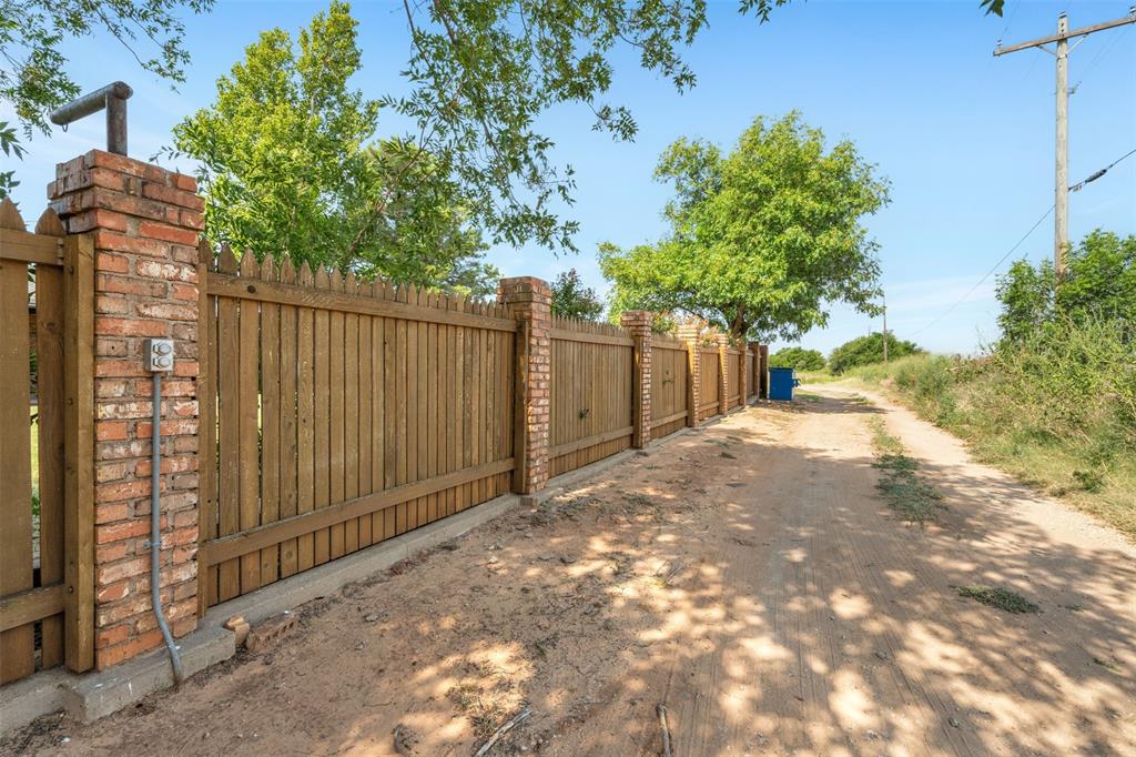 602 Se Eighth Street Property Photo 37