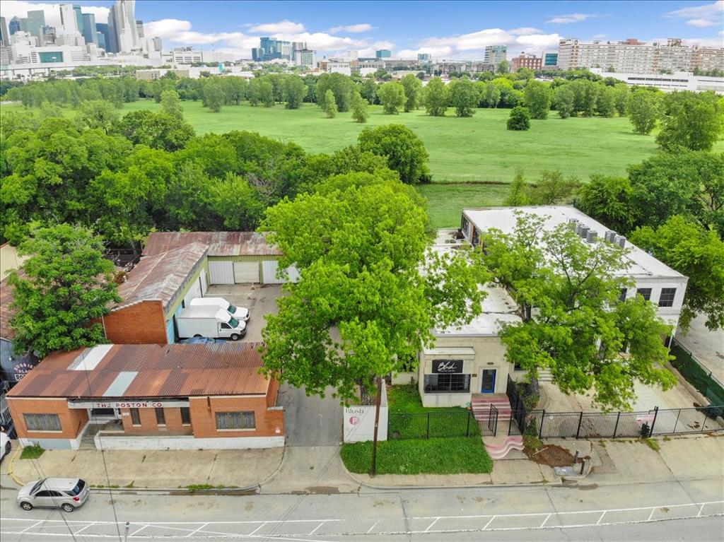 1208 S Riverfront Boulevard Property Photo 7