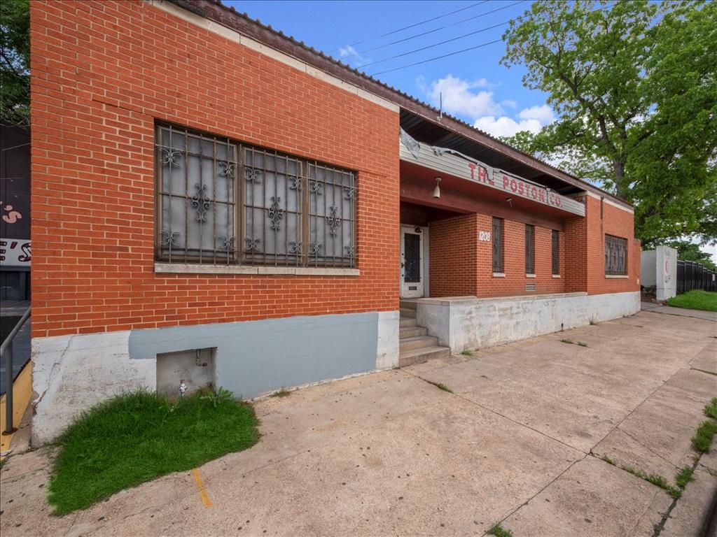 1208 S Riverfront Boulevard Property Photo 36