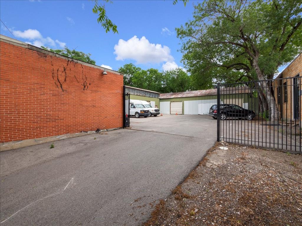 1208 S Riverfront Boulevard Property Photo 37