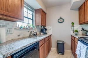 2835 Keller Springs Road Property Photo 8