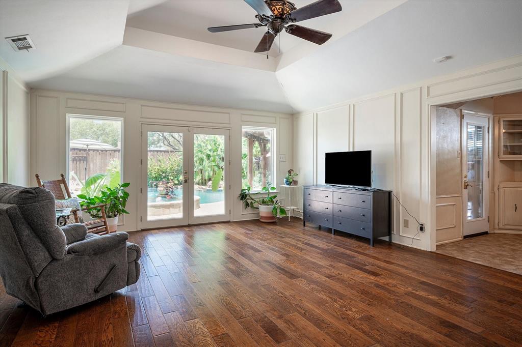 1307 Stonewood Drive Property Photo 3