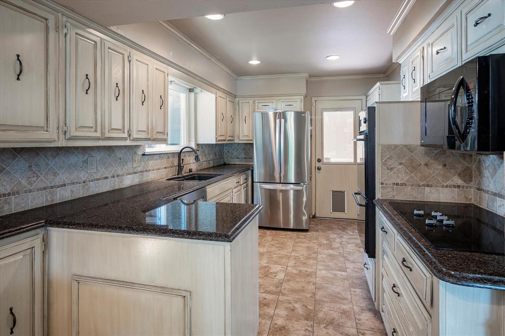 1307 Stonewood Drive Property Photo 10