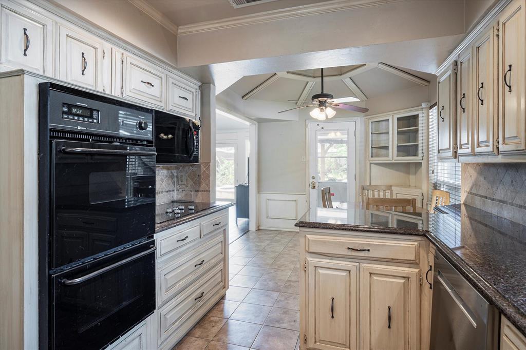 1307 Stonewood Drive Property Photo 12
