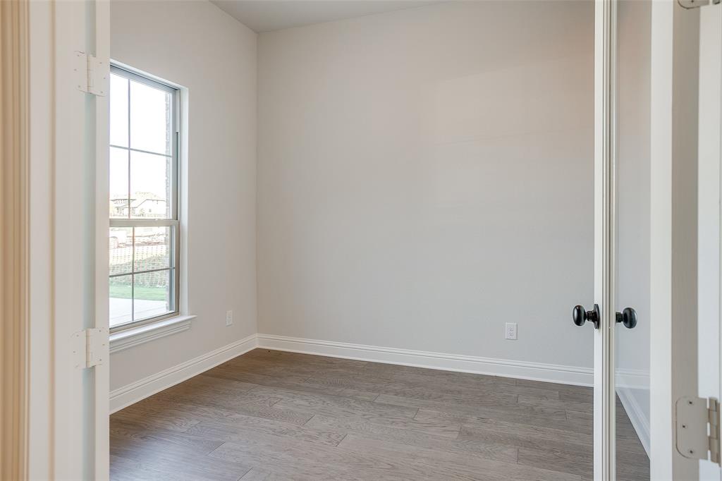 4018 Eagles Bluff Property Photo 11