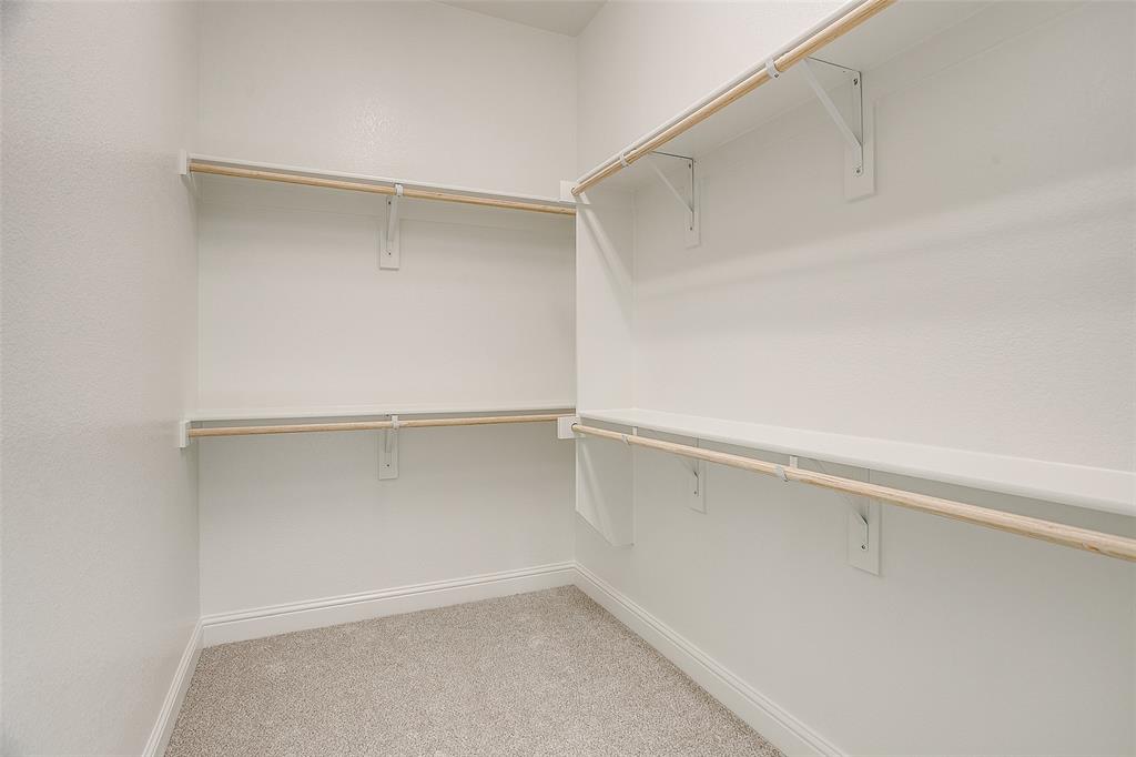 4018 Eagles Bluff Property Photo 29