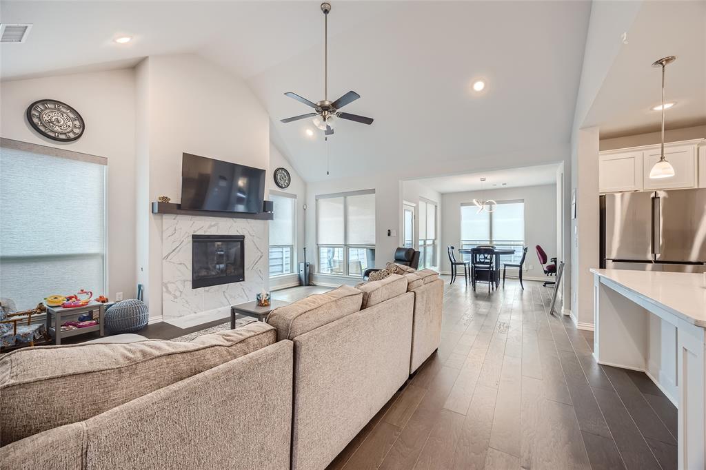 6029 Mapleshade Way Property Photo 8