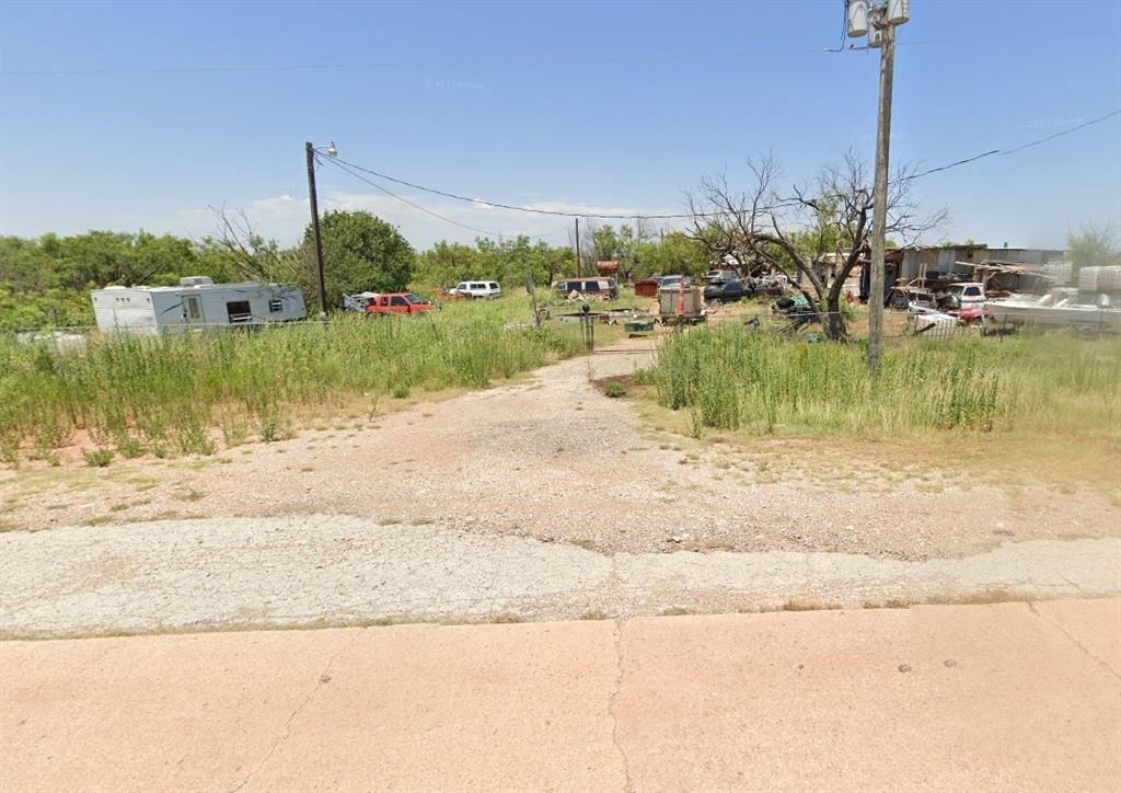 1011 North Street Property Photo 3