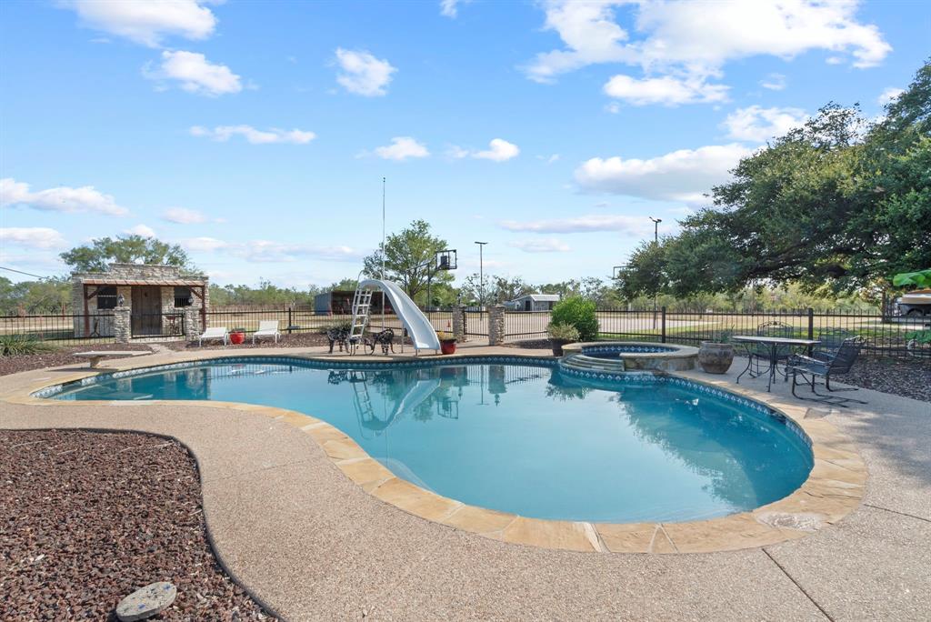 2296 County Road 290 Property Photo 11