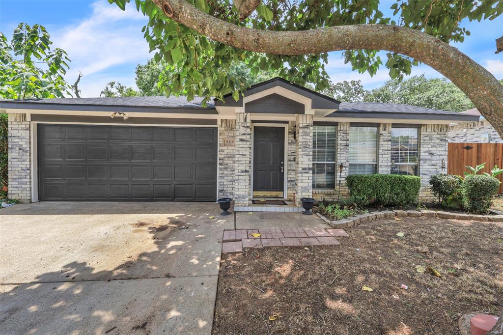 9219 Crimnson Court Property Photo 1