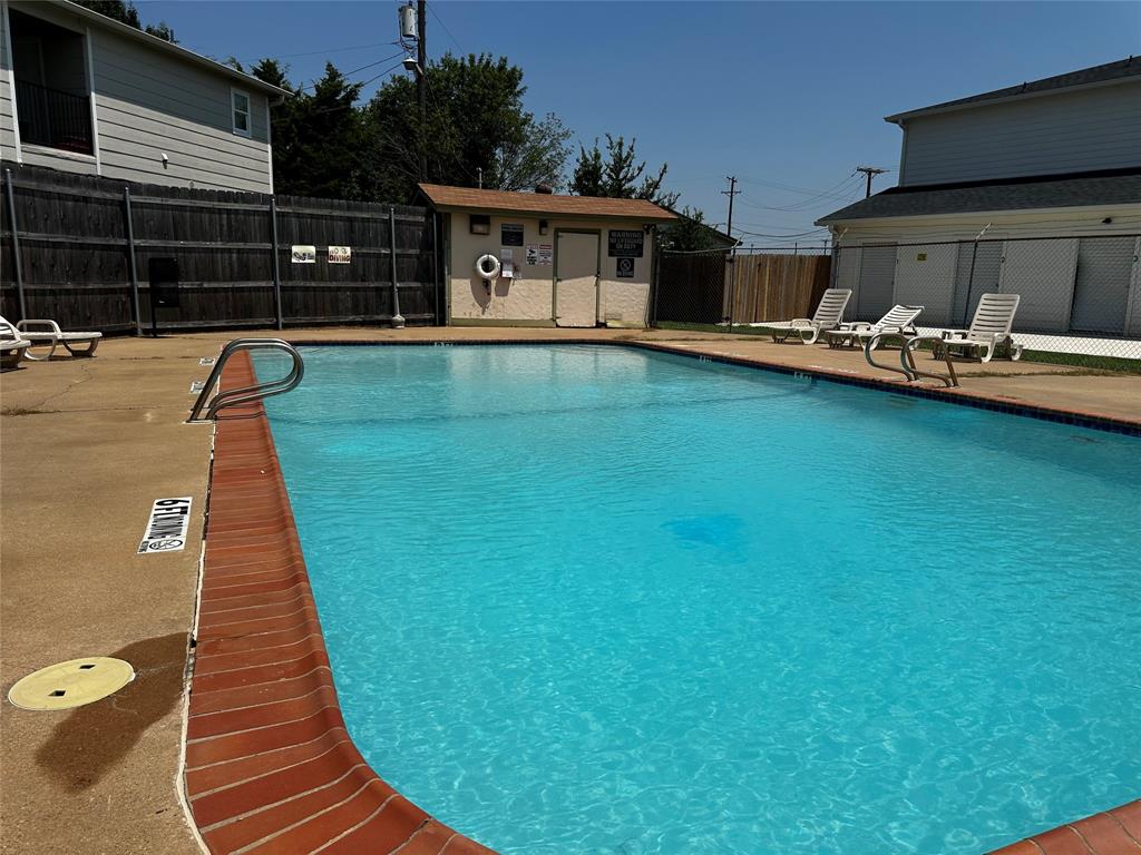 1404 Courtney Place Property Photo 1