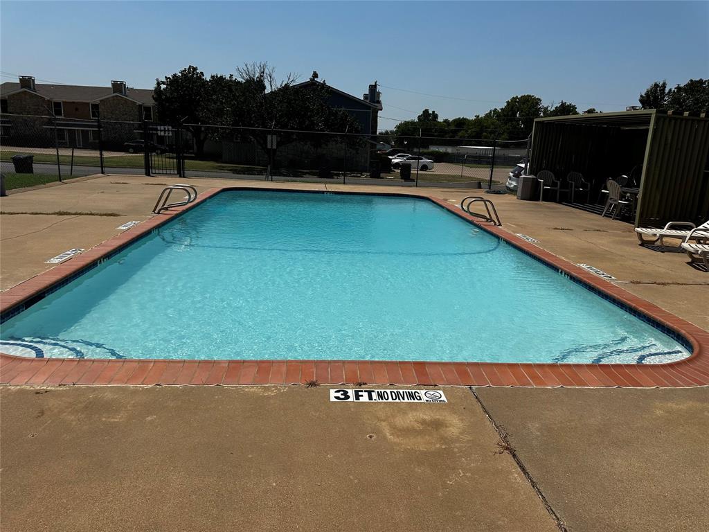 1404 Courtney Place Property Photo 2