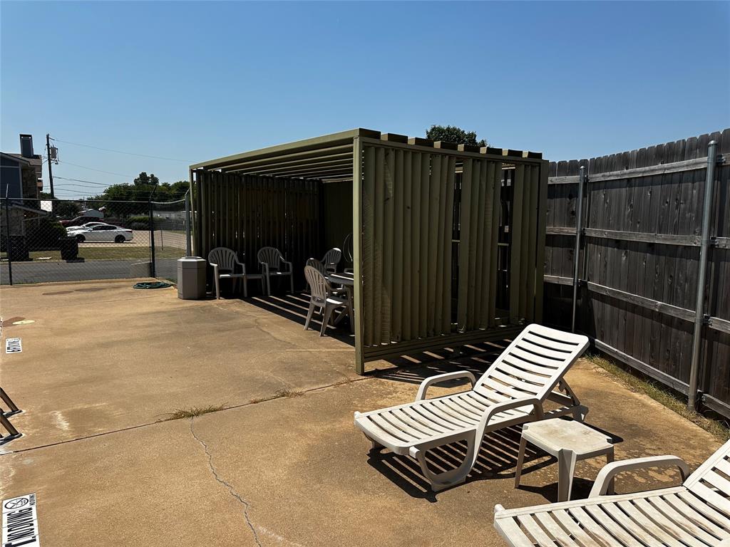1404 Courtney Place Property Photo 3