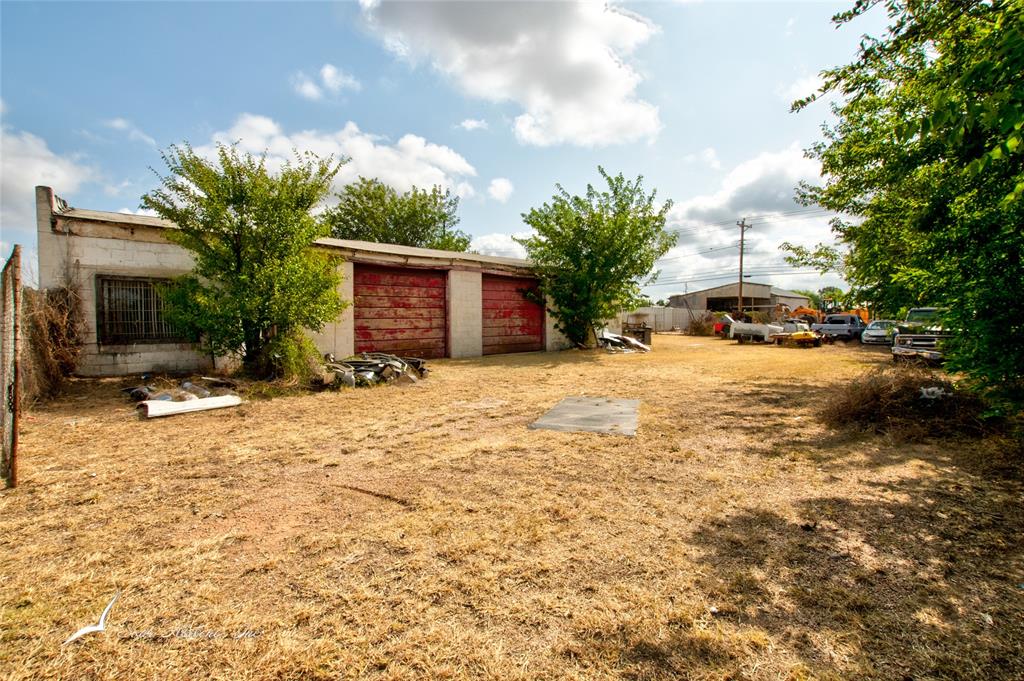1433 Pine Street Property Photo 2
