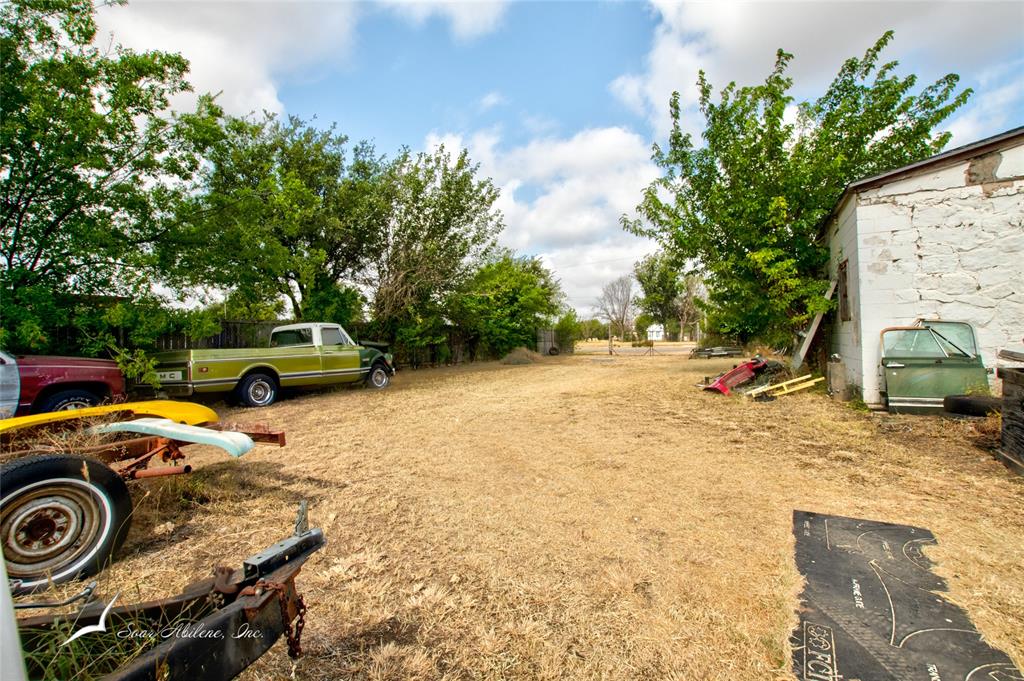1433 Pine Street Property Photo 3