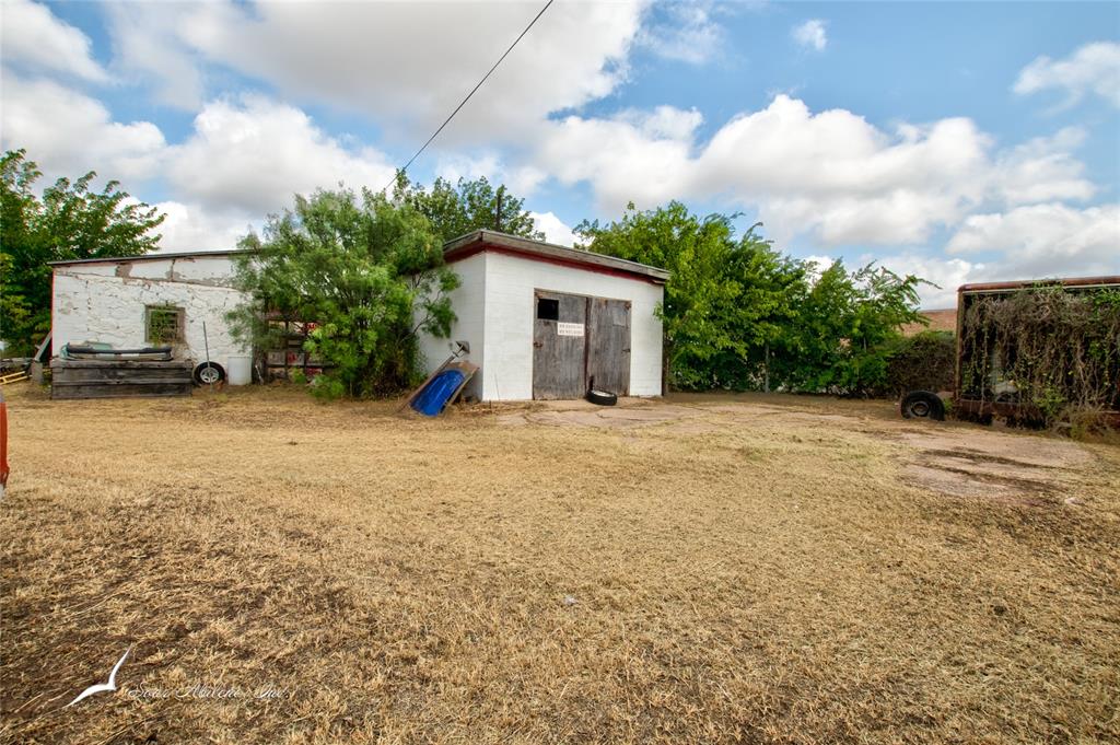 1433 Pine Street Property Photo 4