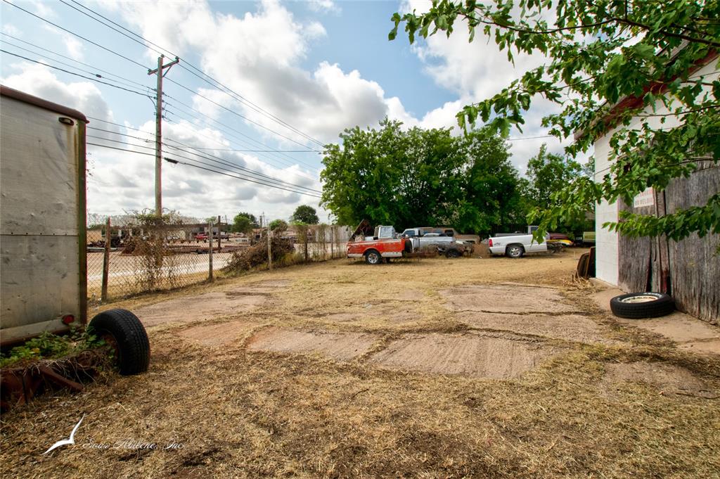 1433 Pine Street Property Photo 5