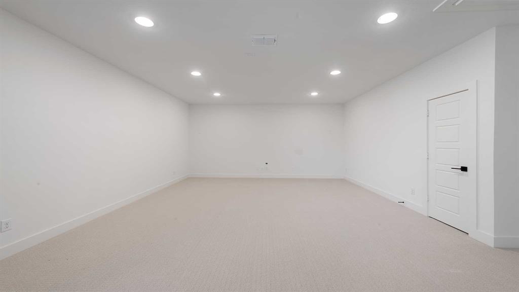 13709 Magenta Street Property Photo 22