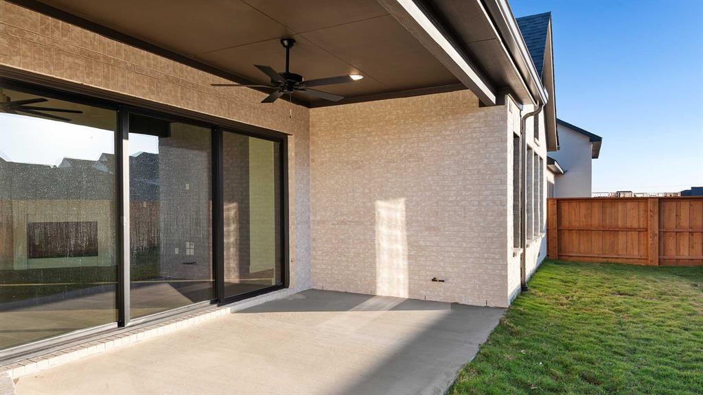 13709 Magenta Street Property Photo 23
