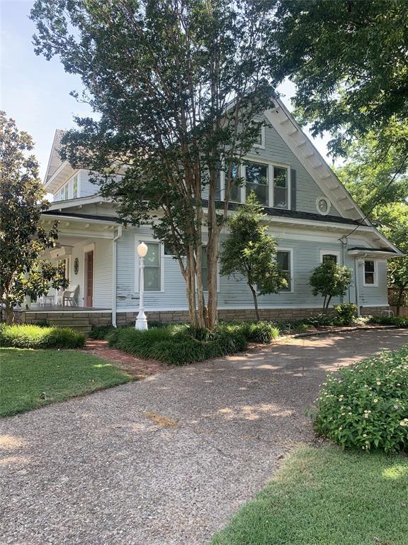 607 2nd Street Property Photo 3