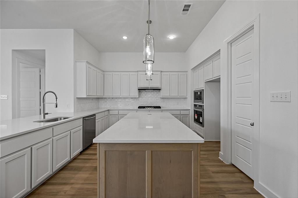 2133 Charming Forge Road Property Photo 3