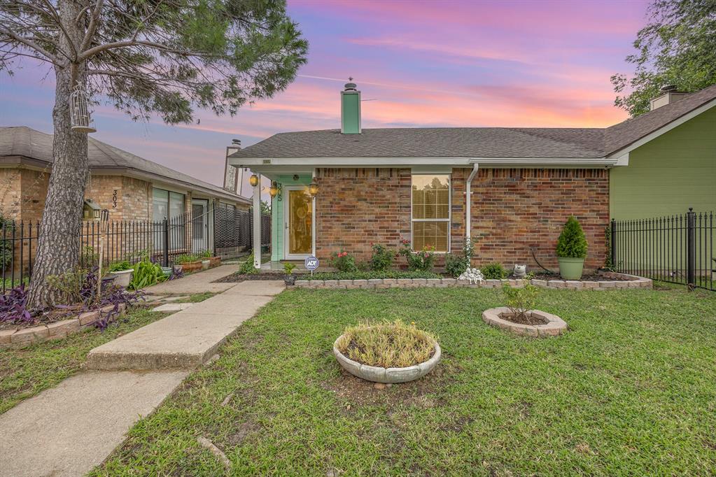 305 Gregory Lane Property Photo