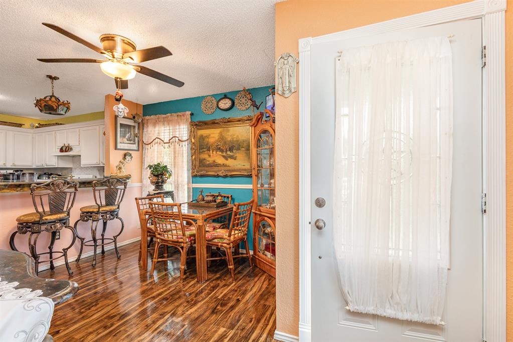 305 Gregory Lane Property Photo 8