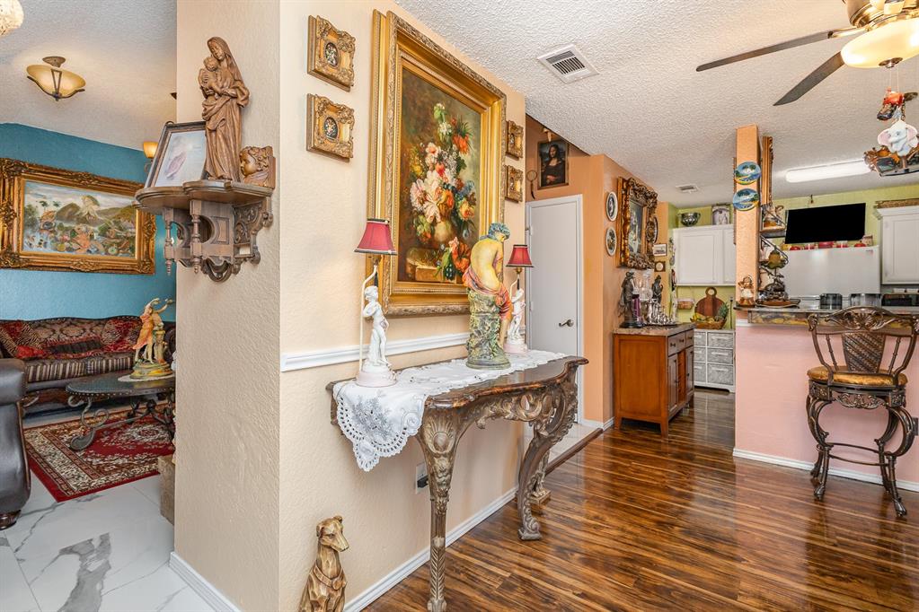 305 Gregory Lane Property Photo 10