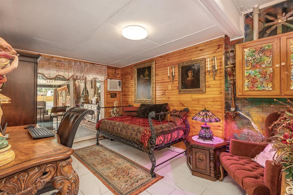 305 Gregory Lane Property Photo 15