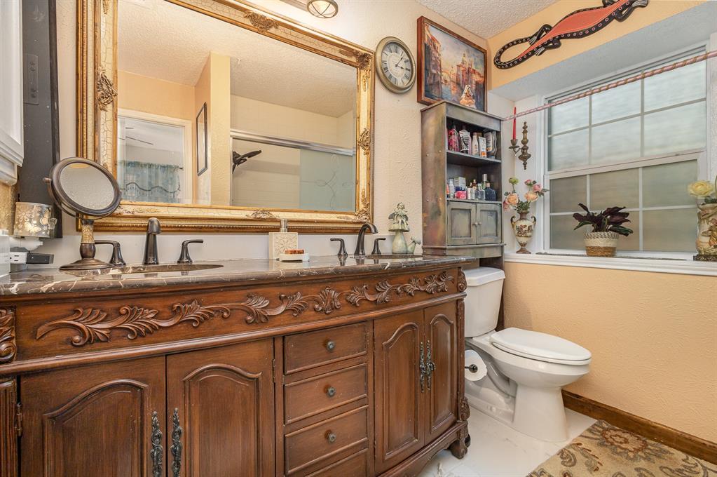 305 Gregory Lane Property Photo 18