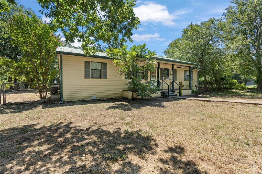 408 John Street Property Photo 4