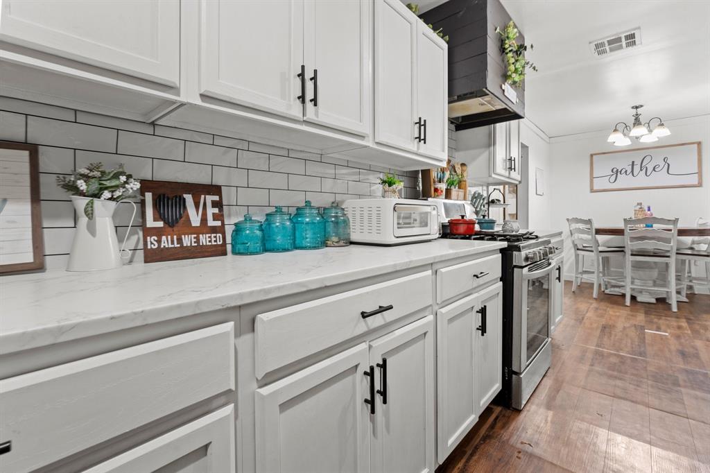 408 John Street Property Photo 14